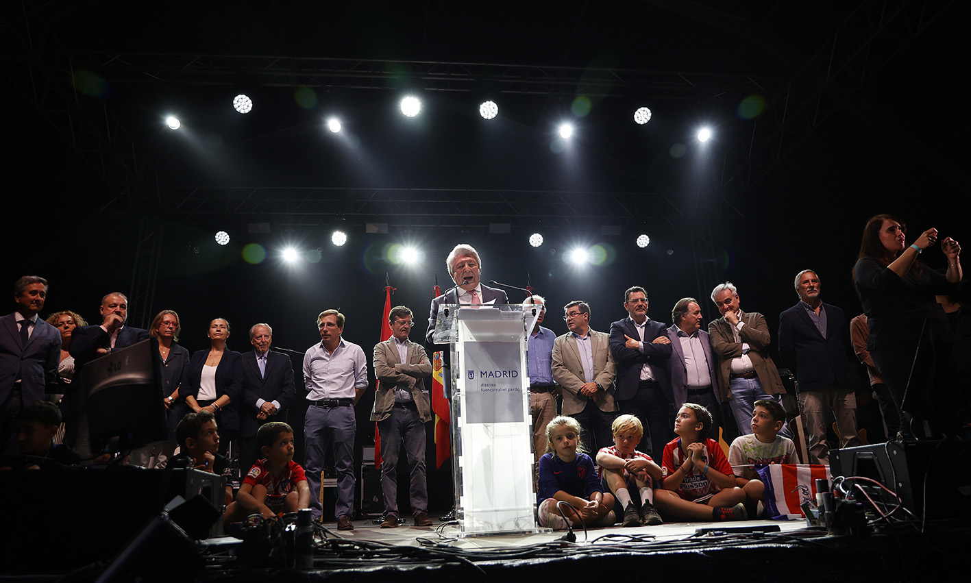 Preg&oacute;n Barrio del Pilar, Enrique Cerezo